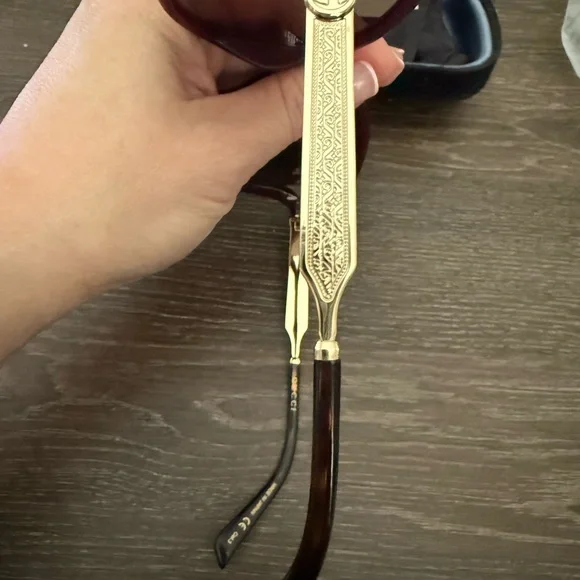 Gucci Red Round Sunglasses with Gradient Lenses - Picture 3 of 6